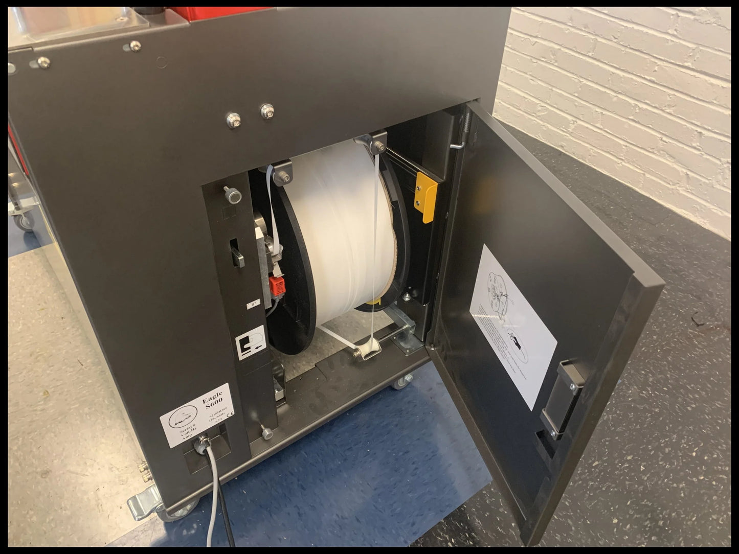 Eagle S600 Strapping Machine