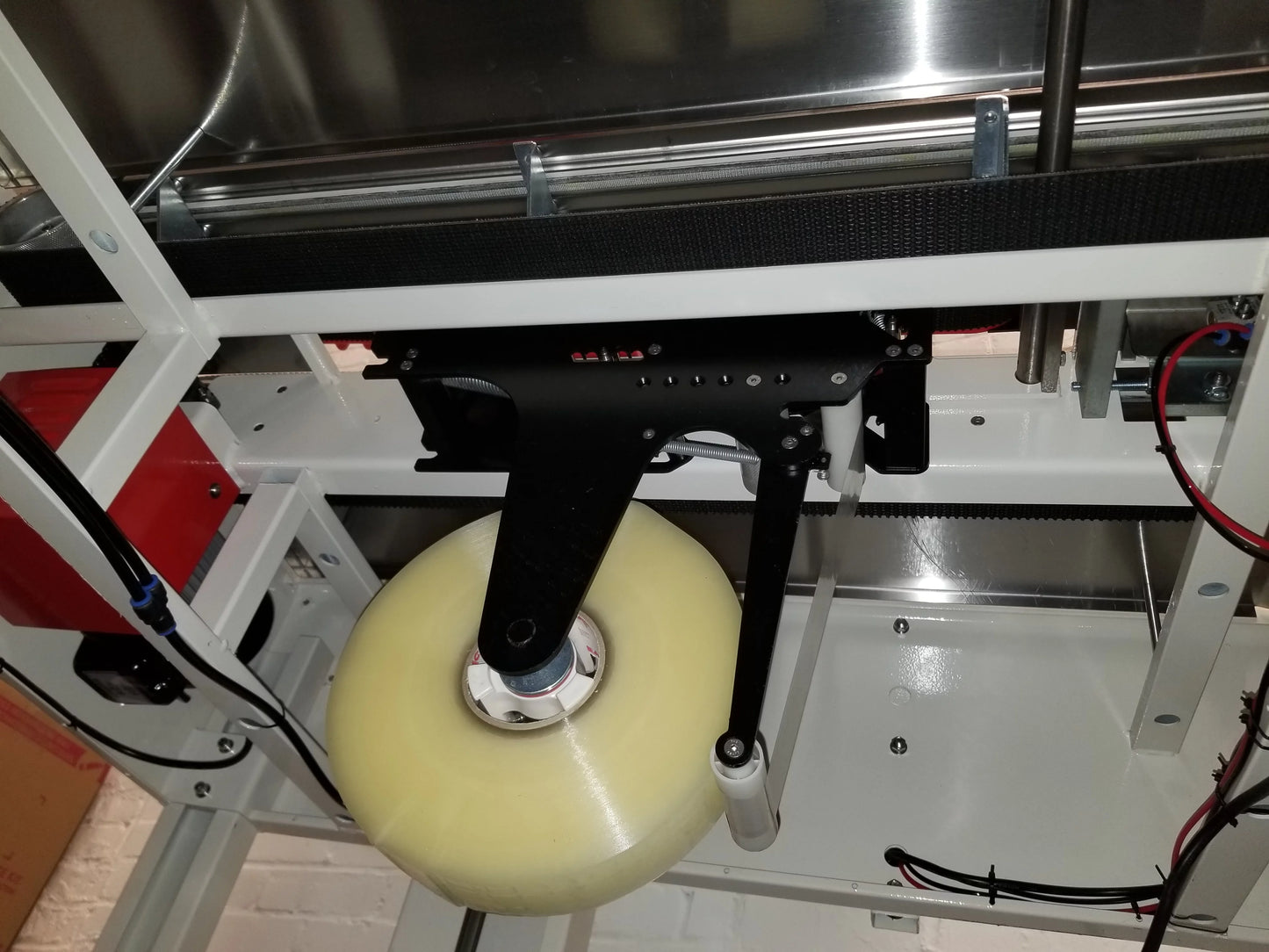 Eagle T550RL Random Carton Sealer