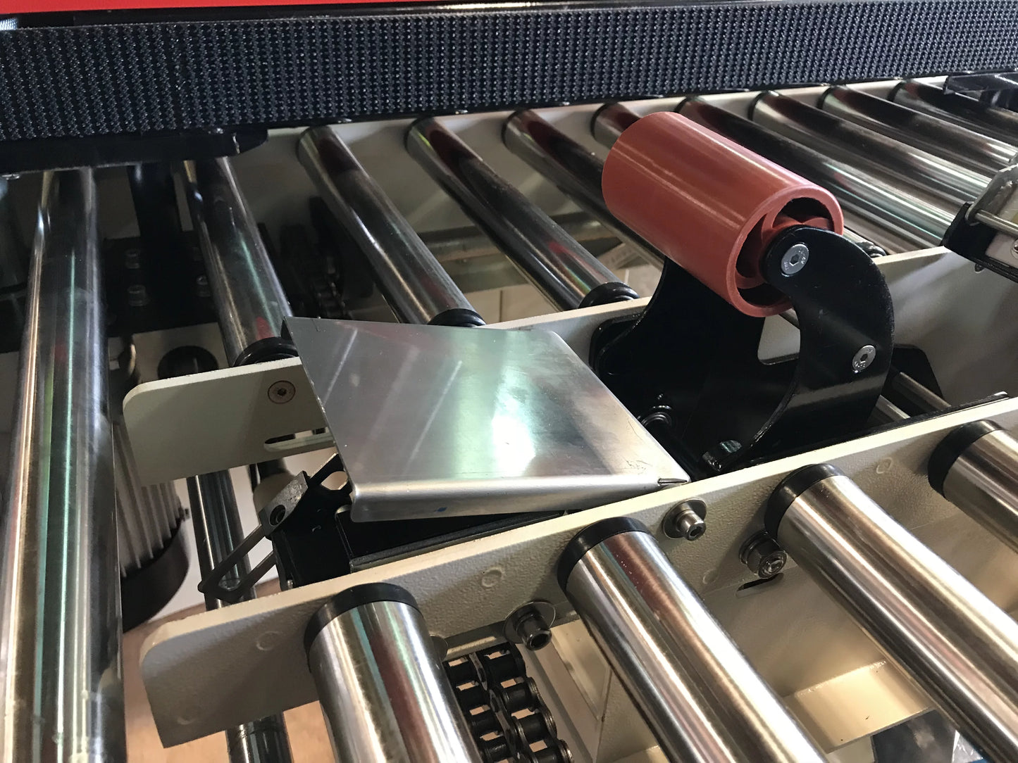 Eagle T400R Random Carton Sealer